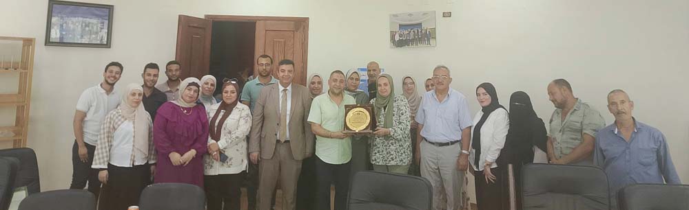 أسرة كلية طب الفم والأسنان تودع أمينها الأستاذ أحمد خميس بلمسة وفاءفي احتفالية دافئة ومبهجة