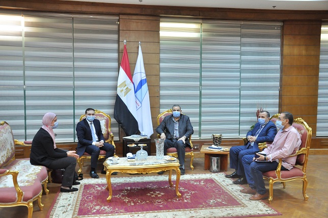 The university president discusses with the delegation of the National Bank of ways of cooperation