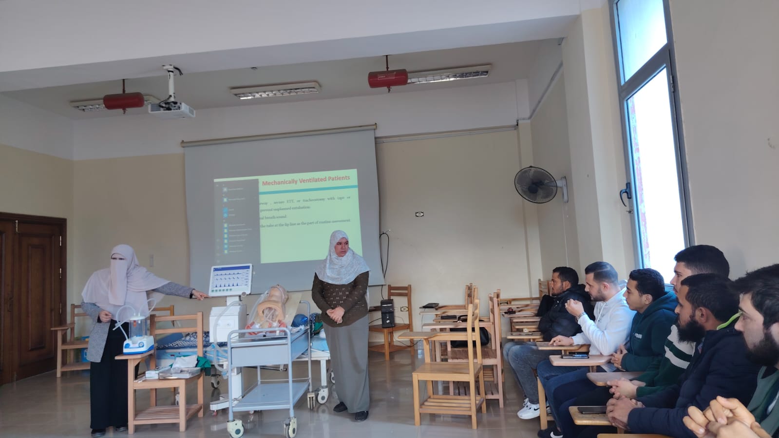 دوره تدريبيه بكلية التمريض عن " Mechanical Ventilation: Nursing Assessment and Care