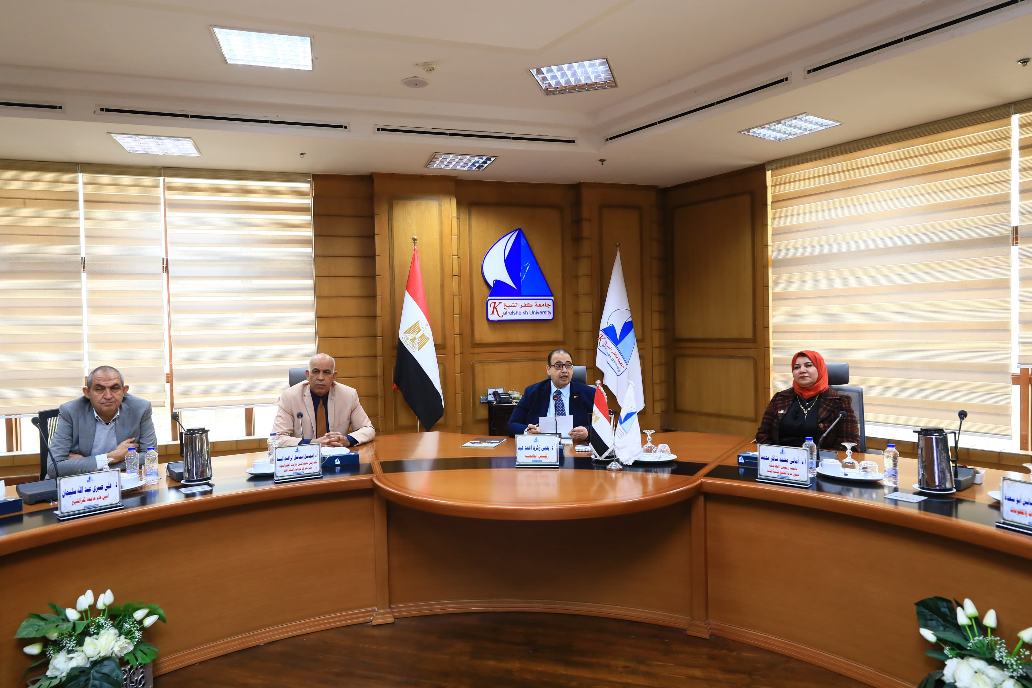 الدكتور "يحيي عيد" يترأس اجتماع مجلس العمداء لشهر فبراير 2026