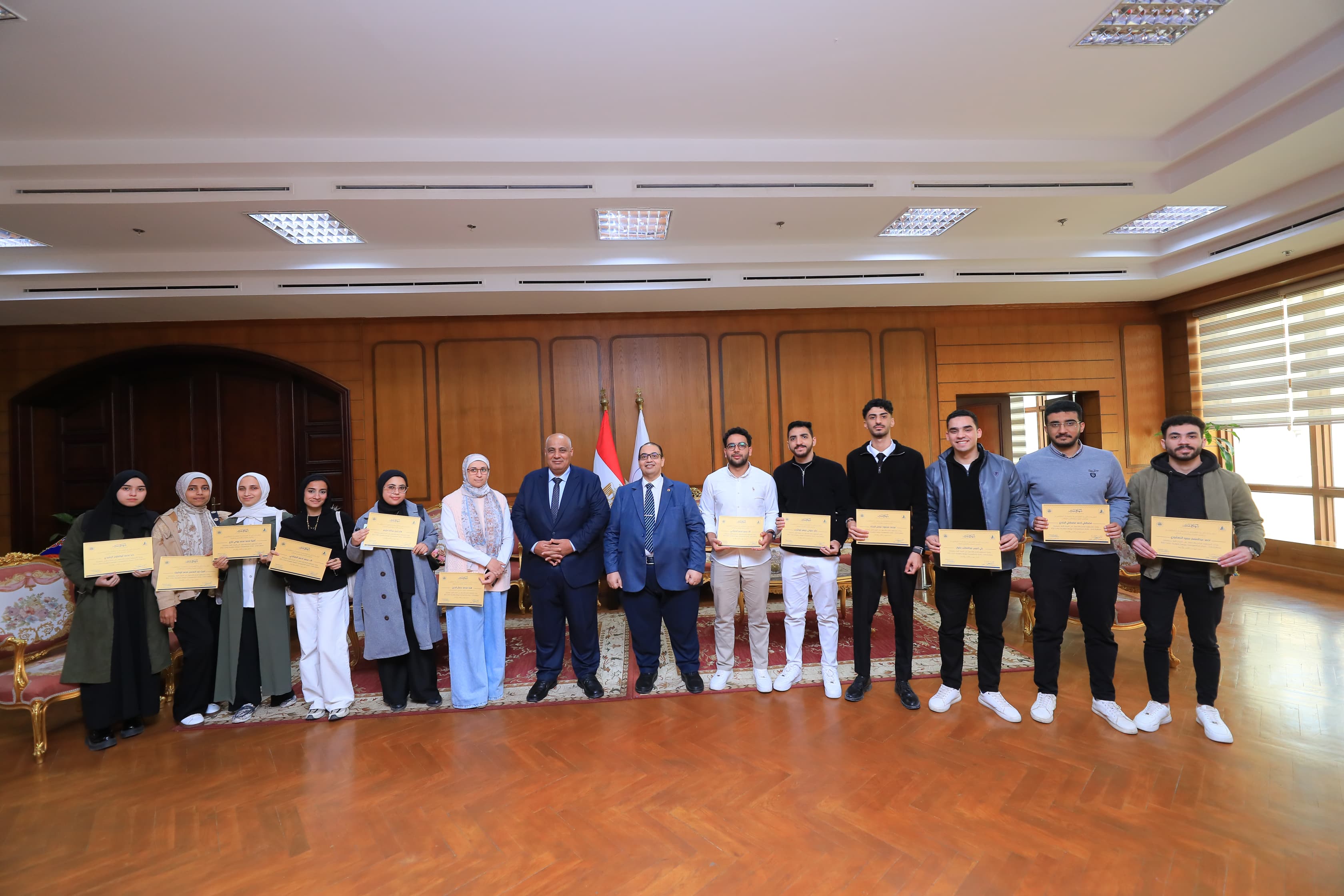 رئيس الجامعة يكرّم فريق “CoreX” بكلية الهندسة لفوزه بالمركز الأول في مسابقة IEEE Circuits and Systems Society وتأهله لنهائيات شنغهاي 2026